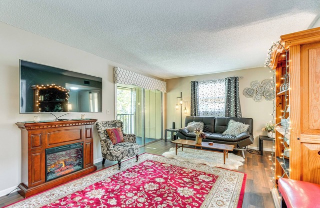 Condo w/Pool & Beach Access Near Theme Park