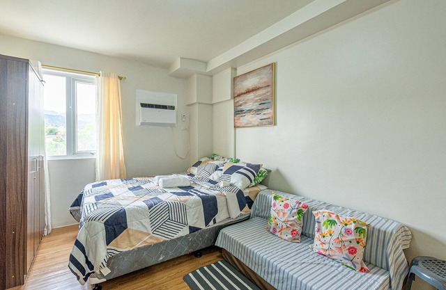 Condo WIFI up to 100mbps Pool Netflix&Chill
