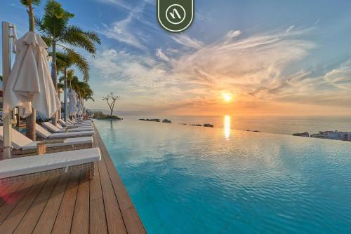 Condo with Balcony - Rooftop Pool with Ocean View
