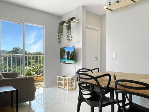 Condominio - Cotia - 2 QTS - sacada