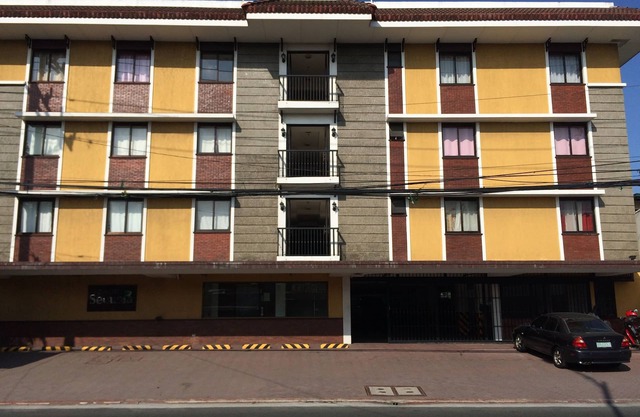 Condominium 1 Bedroom
