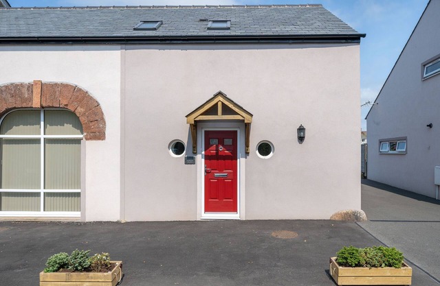 CONEY GARTH BARN, family friendly, with a garden in Beckermet