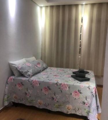 Confortável apartamento 2 quartos Aparecida SP
