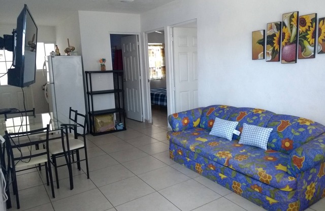 Confortable casa a 10 minutos de la playa y malecón