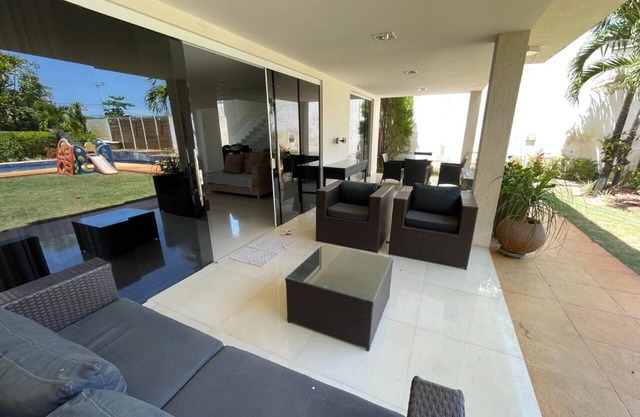 Confortable house in heart the Vilas do Atlantico, close the beaches