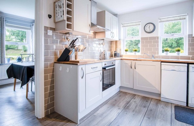 Coniston - 3 Bedroom Holiday Home - Sardis Cross