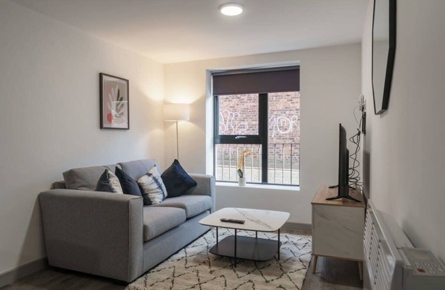 Contemporary 1 Bed Apartment in Liverpool Centre
