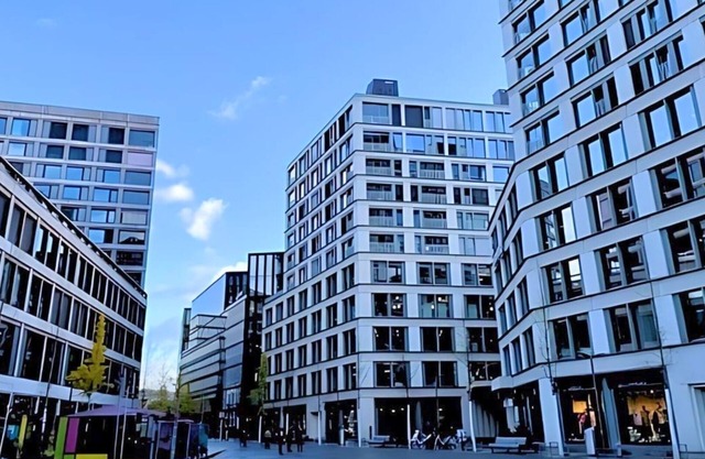 CONTEMPORARY 2-BEDROOM APARTMENT IN SOUGHT-AFTER ZURICH'S EUROPAALEE