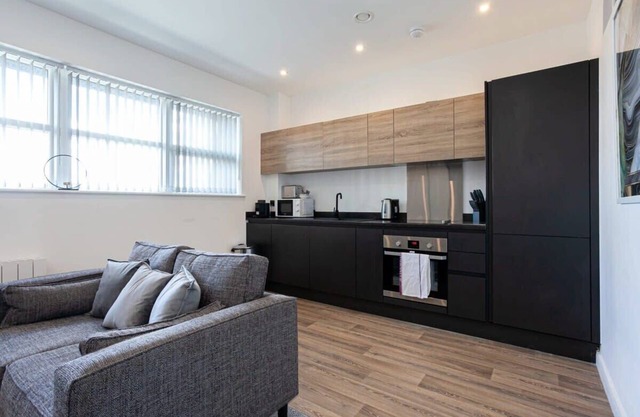 Contemporary 2 Bedroom Apartment in Bolton