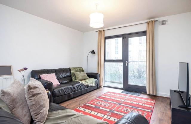 Contemporary 2BR Flat in Dublin's Cultural Hub
