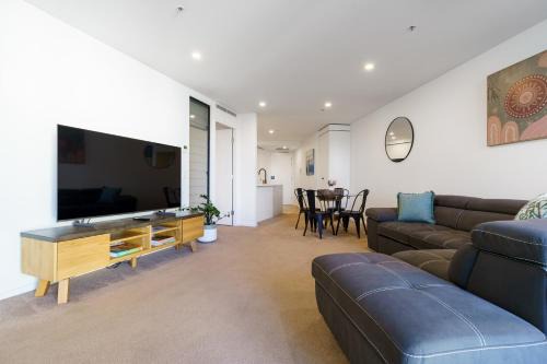 Contemporary 2BR Retreat in the Heart of Civic - Hosted by Canstay