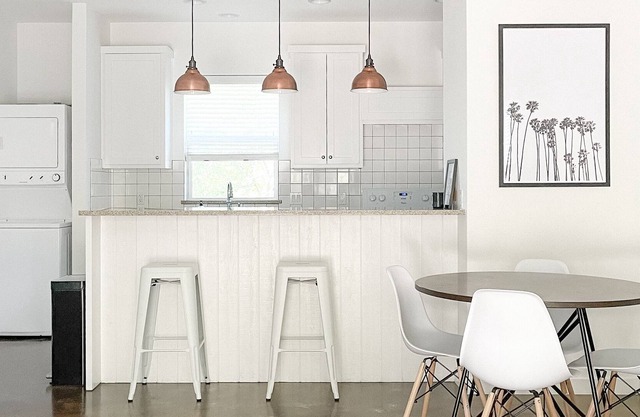 Contemporary + Bright House, 1 Mile to Downtown Dripping Springs