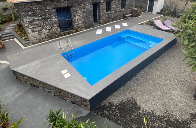 Contemporary designed cottage with pool