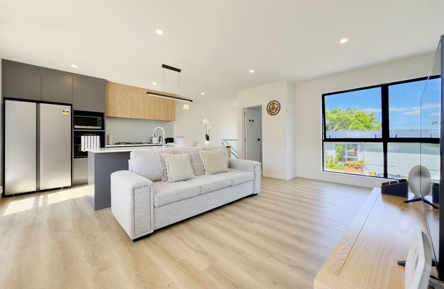 Contemporary Design Four-Bedroom Home