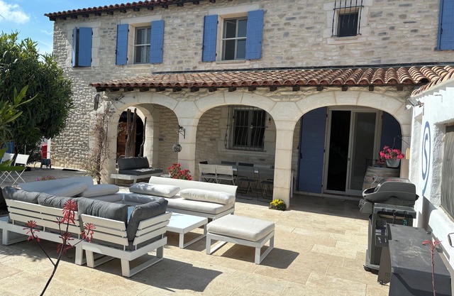 Contemporary farmhouse all mods cons in a 10 ha estate at the heart of the C