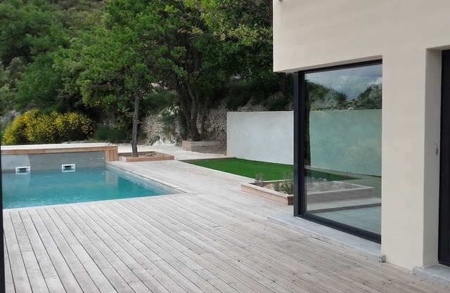 Contemporary gites with swimming pool in Drôme Provençale