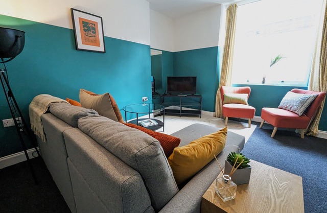 Contemporary garden flat in Clifton