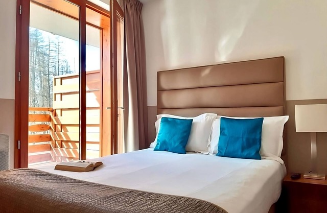 Contemporary guest rooms! walking distance to Mercantour National Park