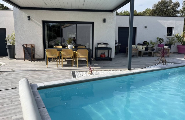 Contemporary house with pool