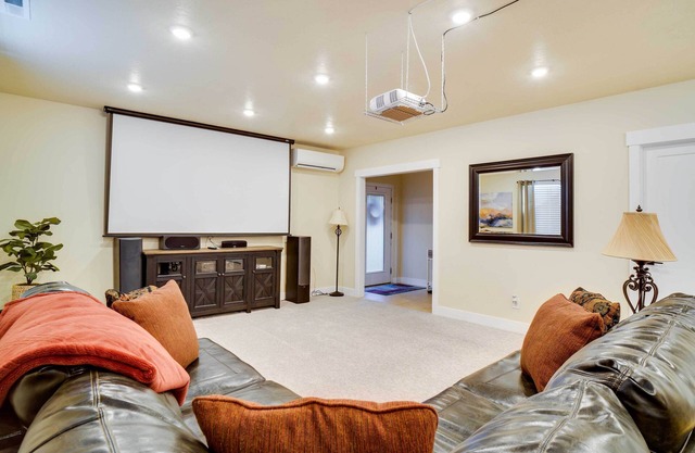 Contemporary Home w/Grill Near Utah Lake!