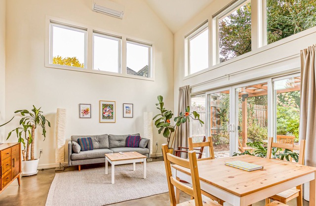 Contemporary hideaway with lovely outdoor space & great location for exploring