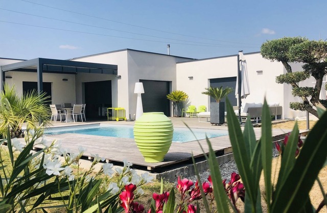 Contemporary house for 6 people in the countryside 8 minutes from Albi.