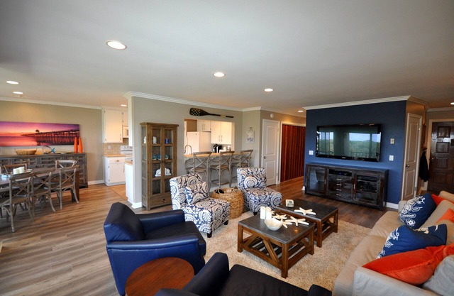 Contemporary South County Escape Walking Distance To Beach