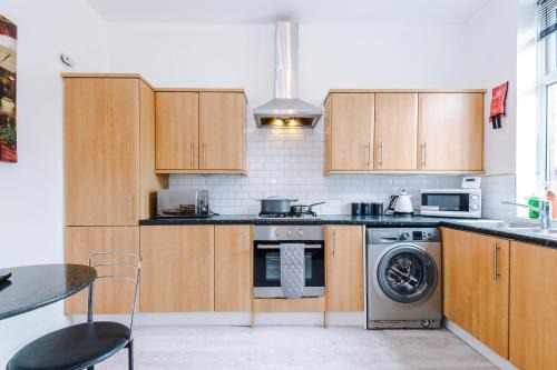 Contractors - Free Parking by Eason Stays - Good for Family Getaway and Business Travellers