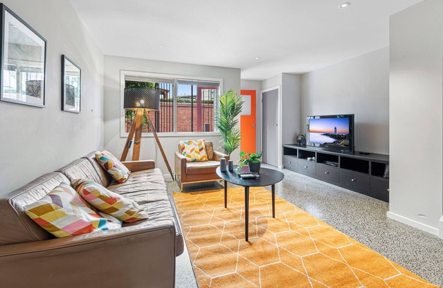 Convenient Bayside Living at the Edge of the City