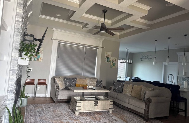 Convenient functional quiet 5 bedroom 3 bath home in Clive.