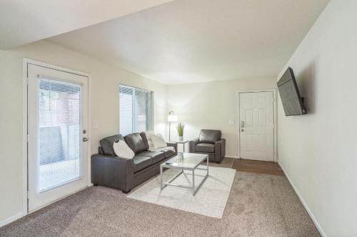 Convenient Getaway Close to Autzen Stadium
