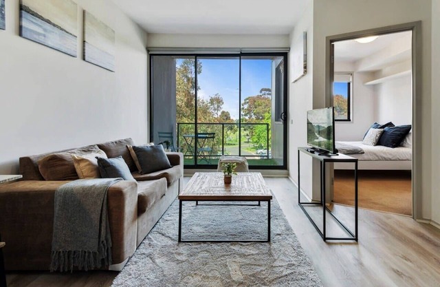 Convenient Kensington living, Great Location