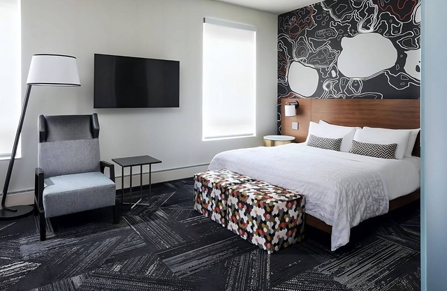 Convenient Stay in Minneapolis! 2 Relaxing Units, Pet-friendly Property!