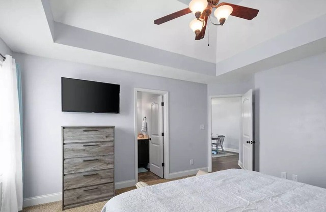 Conveniently located Cul-de-sac Home for 7