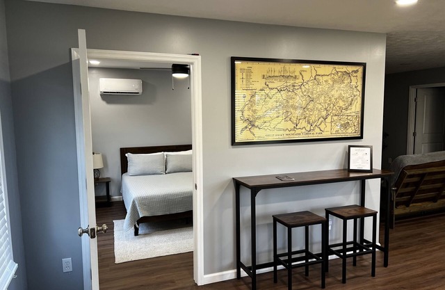 Conveniently Located Private Guesthouse in Wears Valley - No Cleaning Fees!