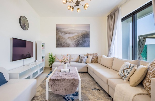 Conveniently Located to Airport & Expo City 4BRTownhouse w/AsstRm at Parkside2