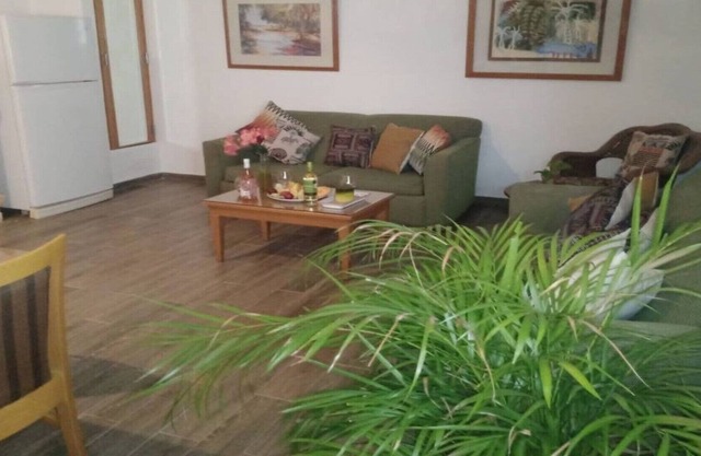 Convienent Apartment 10 minutes from beach