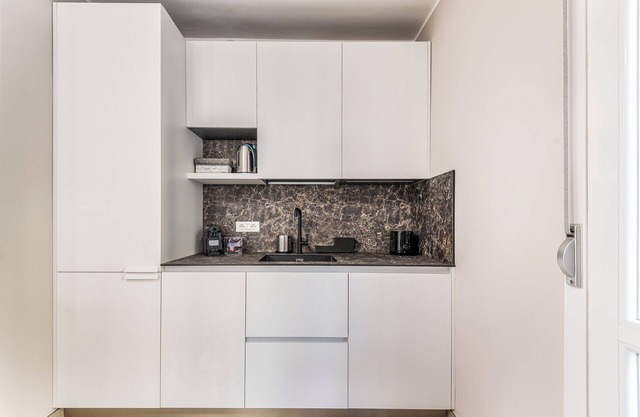 Convivium apartment, 2 minutes from the subway