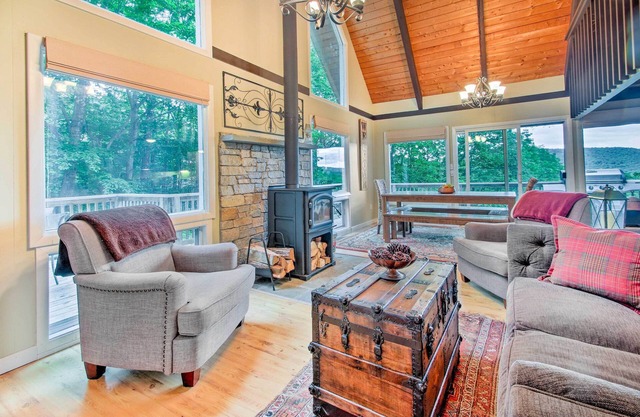 Conway Area Chalet w/Mountain Views & Fire Pit!