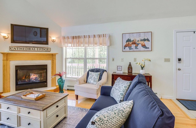 Conway Home w/Game Room: 5 Private Beaches