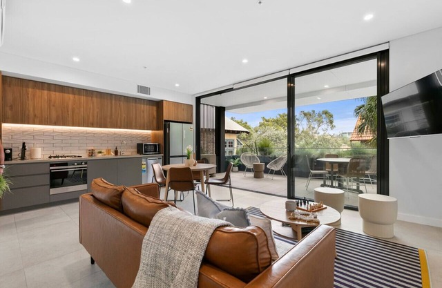 Coogee Beachside Hideaway #3 – Cozy 1BR, Pet Friendly Retreat