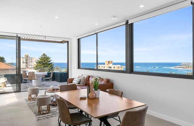 Coogee Beachside Penthouse #7 – 2BR, Pet-Friendly with Ocean Views