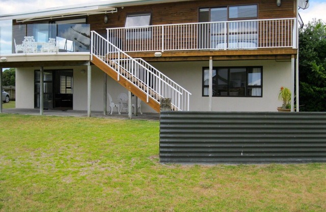 Cooks Beach Gem - Cooks Beach Holiday Home