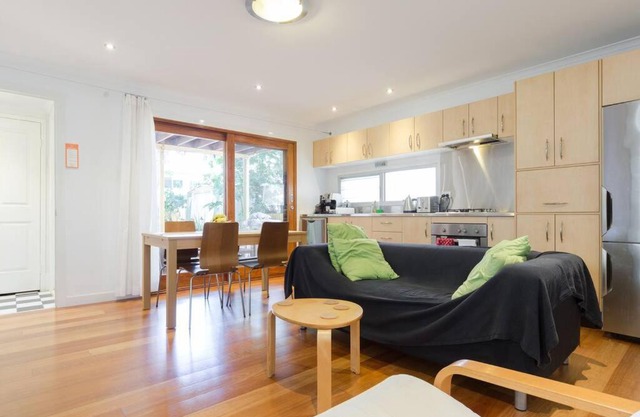 Cool Flat - 2 Bed & Office