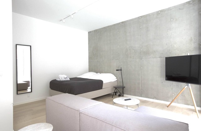 Cool studio apartment w/private terrace - 219