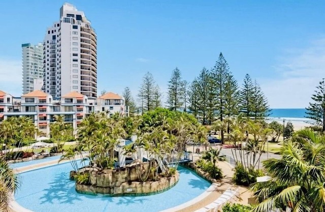 Coolangatta Beach, Calypso Resort, Sleeps 6 at Oaks Gold Coast Calypso Resort