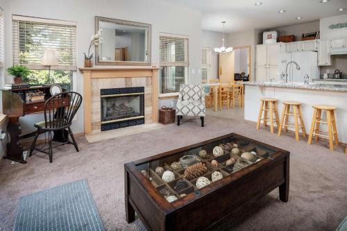 Cooper Mountain Retreat