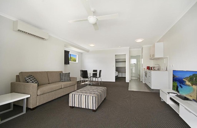 Cooroy Luxury Motel Apartments