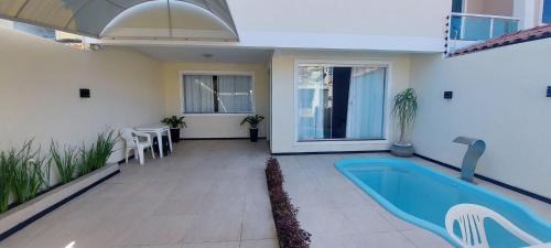 COPFL0101 - Casa grande com piscina privativa