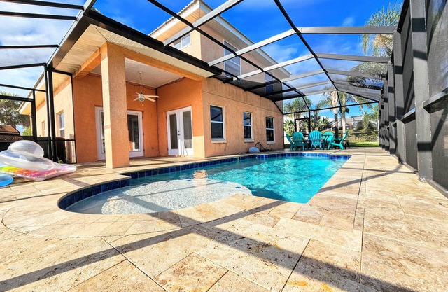 "Coral Casa" Amazing Pool House next to the Beach! 3 Min Walk! Awesome Pool!